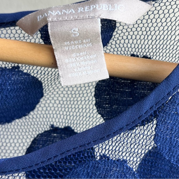 Banana Republic blue polka dot sleeveless top - Picture 4 of 4
